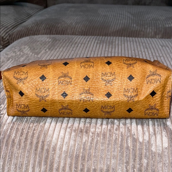 MCM Large Tan Visetos Clutch - Picture 5 of 14